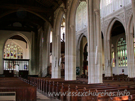 St Mary the Virgin, Saffron Walden Church - The arcades each consist of seven bays, and are very tall, 
with lozenge-shaped piers, which are accentuated by four attached shafts and 
then hollows and slender connecting mouldings making up the diagonals. The 
feeling of spaciousness created by the light entering through the clerestory 
windows in this church is breathtaking.
