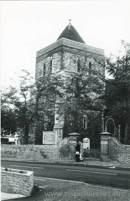 St Helen & St Giles, Rainham Church - Dated 1975. One of a series of photos purchased on ebay. Photographer unknown.