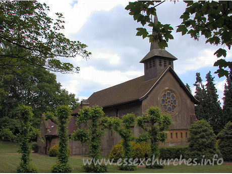 St Mary the Less, Great Warley Church - When I first visited Great Warley, I had no idea what to 
expect. I often just look at my Essex A-Z, consult Pevsner's parish map, and 
then decide upon my next stop without reading any write-ups. I know many would 
disagree with me, but I kind of like it that way. It means I am never 
disappointed!
So I begin by wandering around the grounds. Initially, I was 
not particularly impressed. The church, with apse, was obviously fairly modern. 
Oh well, I was there, so I thought I'd better get as many pics as possible, to 
avoid later disappointment!
