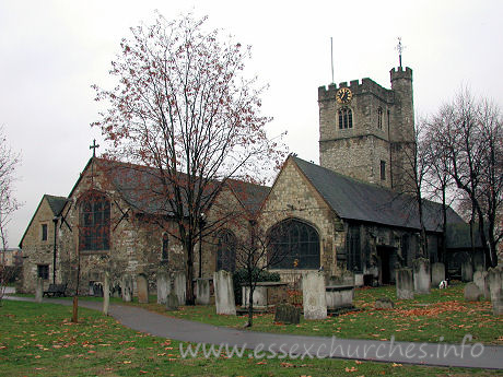 St Margaret, Barking Church - As can be seen from the exterior, this is a very complete 
church. The entrance is now via a busy parish room on the South side, which is 
now a cafeteria/restaurant. It was heartening to see that it is so popular, as 
this undoubtedly allows the church to be kept open for visitors all day, in an 
area that would otherwise dictate the church being locked, like most town 
centres.
