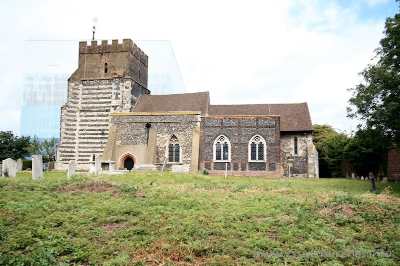 St Clement, West Thurrock Church - 


The churchyard is a conservation area, and plays host to 
several rare plants.
















