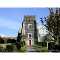 St Clement, West Thurrock Church - This view from the Southeast is, to be perfectly honest, a big disappointment, once one has had the joy of seeing the W tower. The S chapel is largely constructed from red brick, and does not blend successfully with the rest of the building.
















