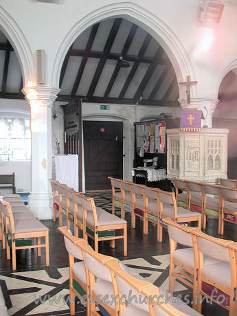 St Nicholas, Rawreth Church - Although keyholder information was given for this church, I 
was unable to get any response. These shots through the window were the best 
interior views I could therefore get.
